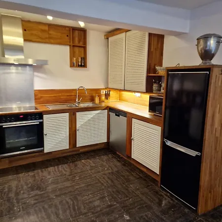 Anna Mit Kamin, Terrasse, Hof & Garage