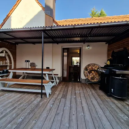 Anna Mit Kamin, Terrasse, Hof & Garage