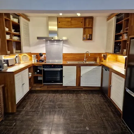 Anna Mit Kamin, Terrasse, Hof & Garage Nyaraló