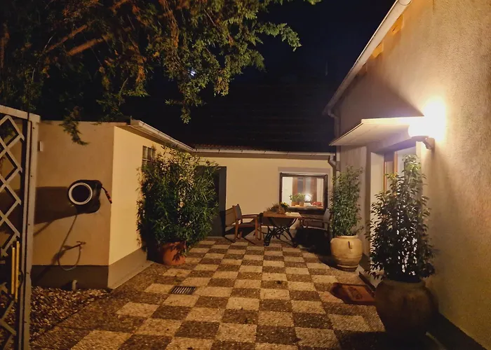 Anna Mit Kamin, Terrasse, Hof & Garage