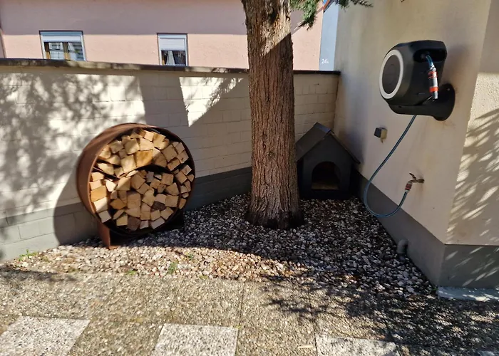 Anna Mit Kamin, Terrasse, Hof & Garage Hébergement de vacances