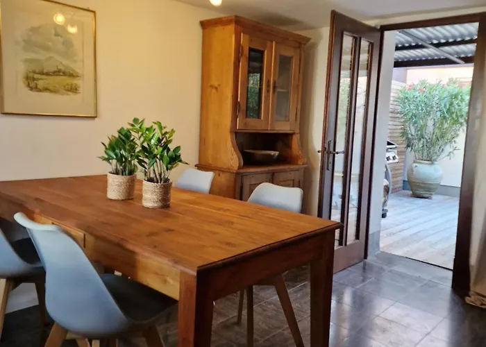 Anna Mit Kamin, Terrasse, Hof & Garage Hébergement de vacances